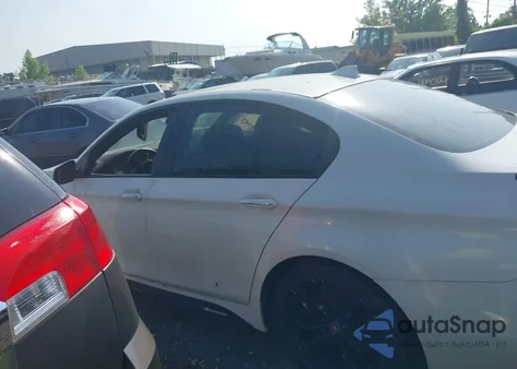 2013 BMW 550I xDrive из США, поврежденный, VIN WBAFU9C58DDY70973